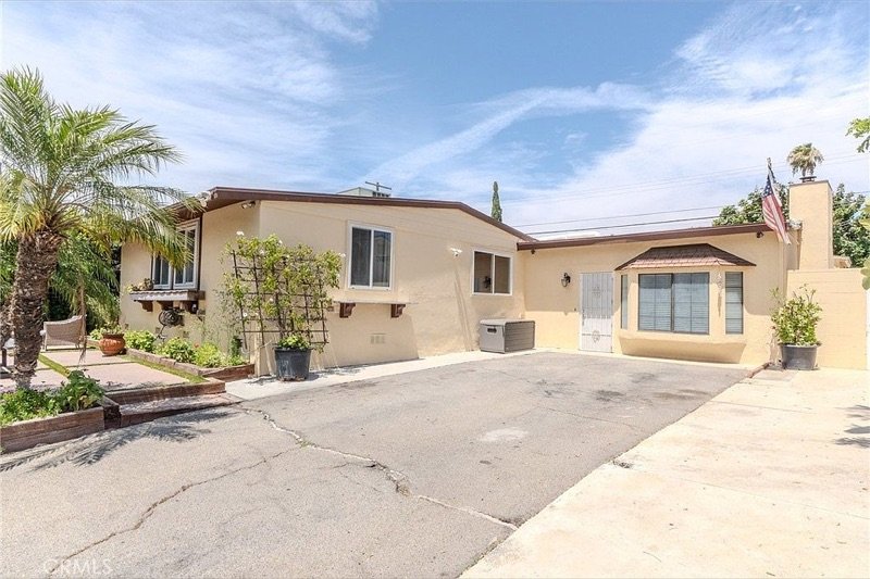 8636 Colbath Avenue, Panorama City