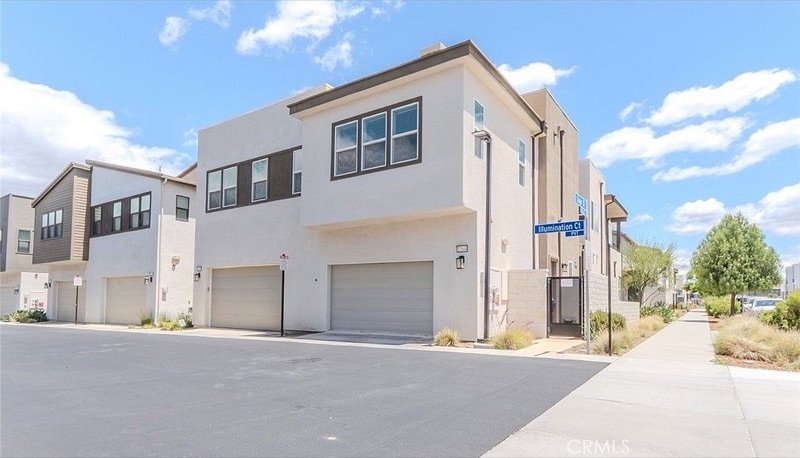 27504 Illumination Court, Valencia